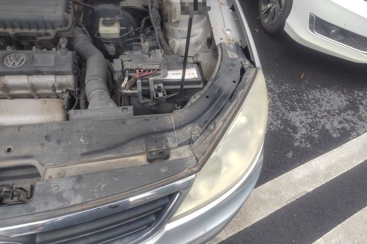 Used Volkswagen Lavida 2011 1.6L Automatic PinYou Edition Engine Bay Left