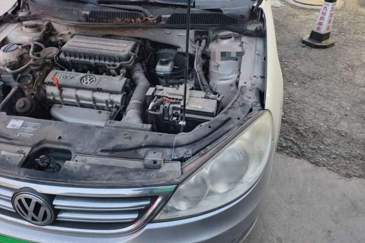 Used Volkswagen Lavida 2011 1.6L Automatic Pinxuan Edition Engine Bay Left