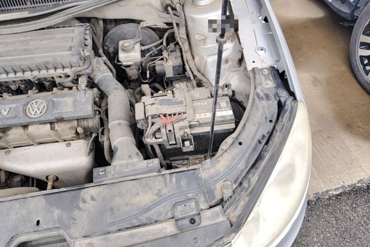 Used Volkswagen Lavida 2011 1.6L Manual Joy Version Engine Bay Left