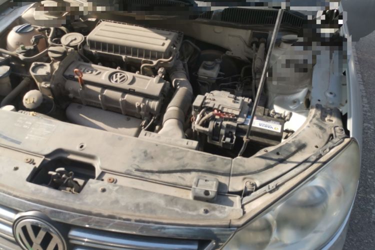 Used Volkswagen Lavida 2011 1.6L Automatic Premium Edition Engine Bay Left