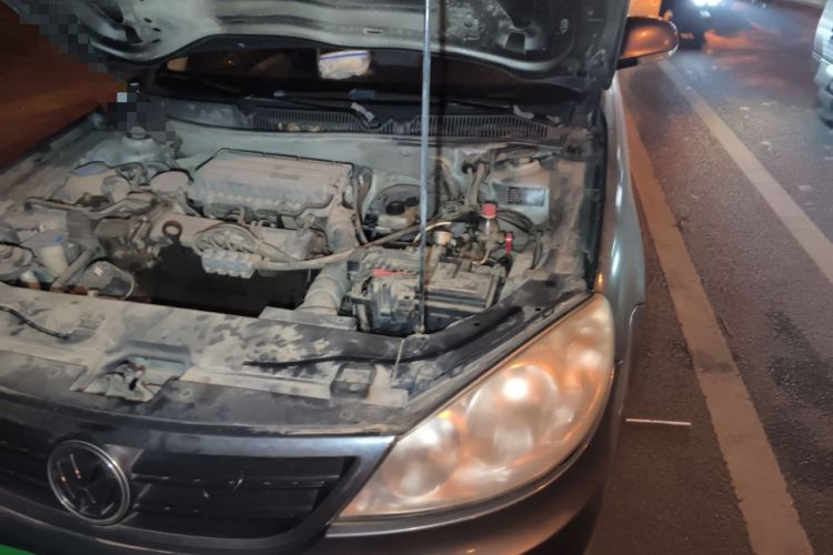 Used Volkswagen Lavida 2011 1.6L Manual Joy Version Engine Bay Left