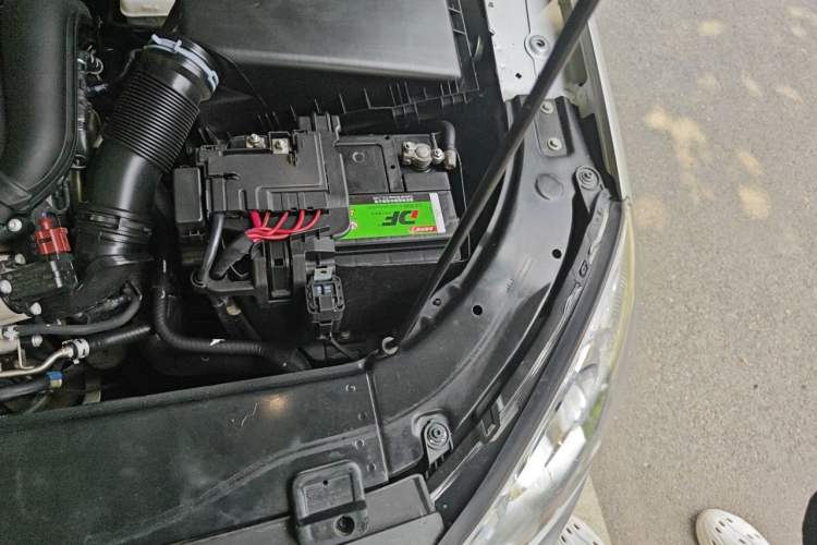 Used Volkswagen Lavida 2011 1.4 TSI DSG Prestige Edition Engine Bay Left