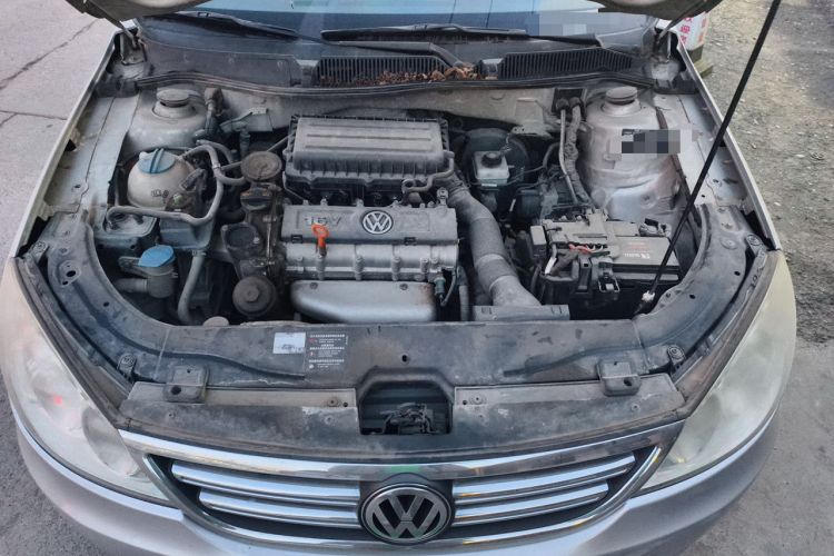 Used Volkswagen Lavida 2011 1.6L Automatic Pinxuan Edition Engine Bay