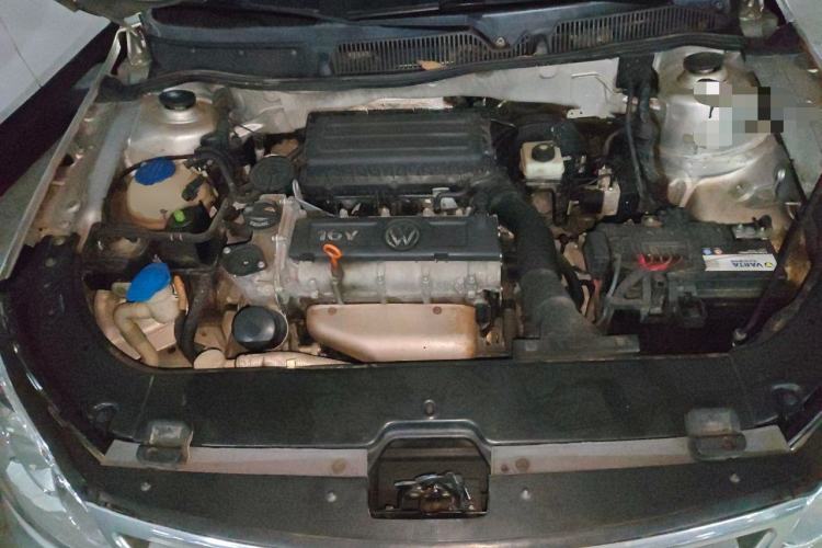 Used Volkswagen Lavida 2011 1.6L Automatic Premium Edition Engine Bay
