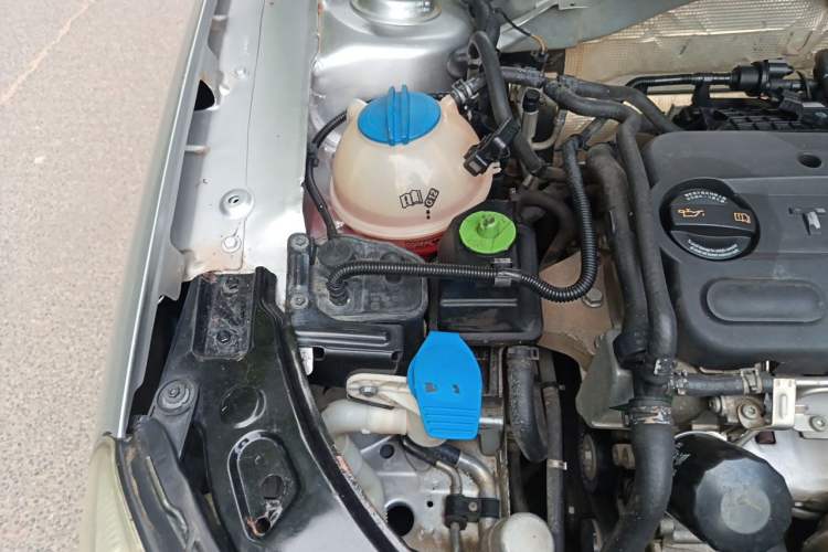 Used Volkswagen Lavida 2011 1.4 TSI DSG Prestige Edition Engine Bay Right