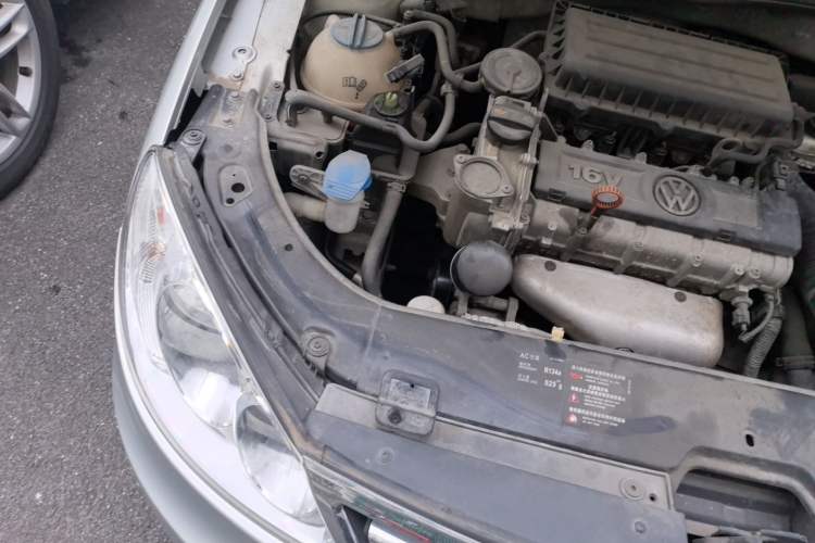 Used Volkswagen Lavida 2011 1.6L Automatic PinYou Edition Engine Bay Right