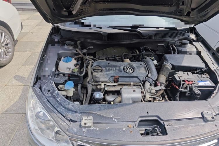 Used Volkswagen Lavida 2011 1.4 TSI DSG Prestige Edition Engine Bay Right
