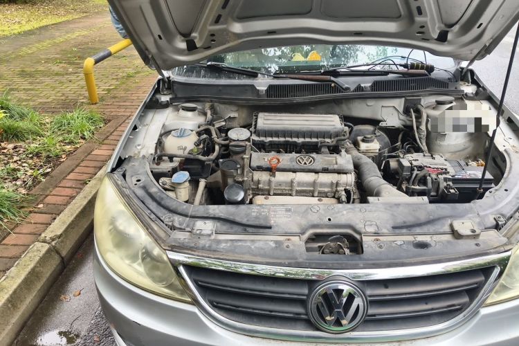 Used Volkswagen Lavida 2011 1.6L Automatic PinYou Edition Engine Bay Right
