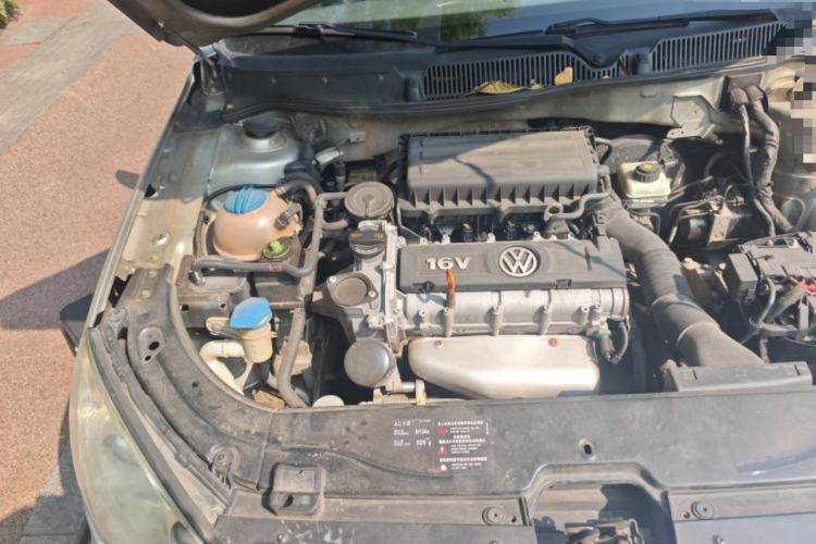 Used Volkswagen Lavida 2011 1.6L Automatic Premium Edition Engine Bay Right