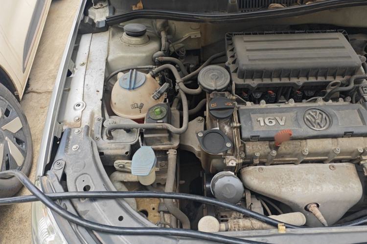 Used Volkswagen Lavida 2011 1.6L Manual Joy Version Engine Bay Right