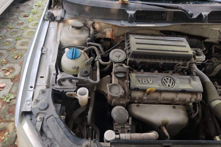 Used Volkswagen Lavida 2011 1.6L Manual Joy Version Engine Bay Right