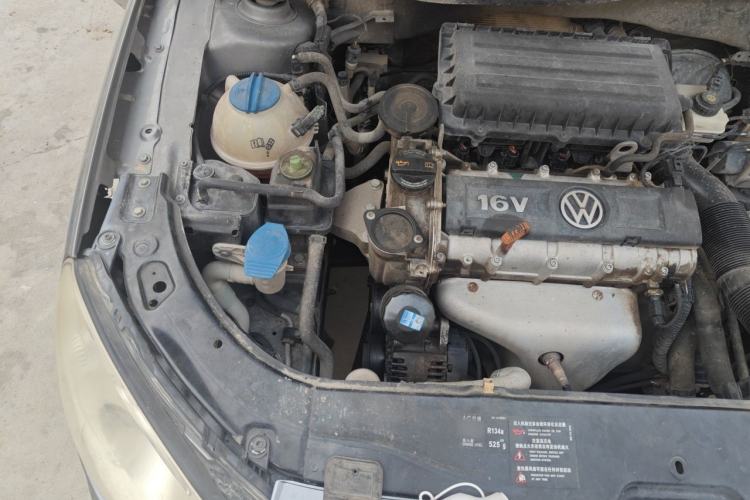 Used Volkswagen Lavida 2011 1.6L Manual - Premium Edition Engine Bay Right
