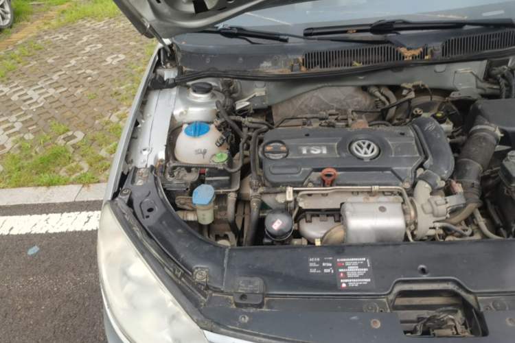 Used Volkswagen Lavida 2011 1.4 TSI DSG Prestige Edition Engine Bay Right
