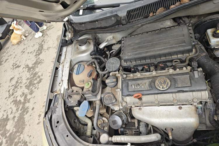 Used Volkswagen Lavida 2011 1.6L Manual Joy Version Engine Bay Right