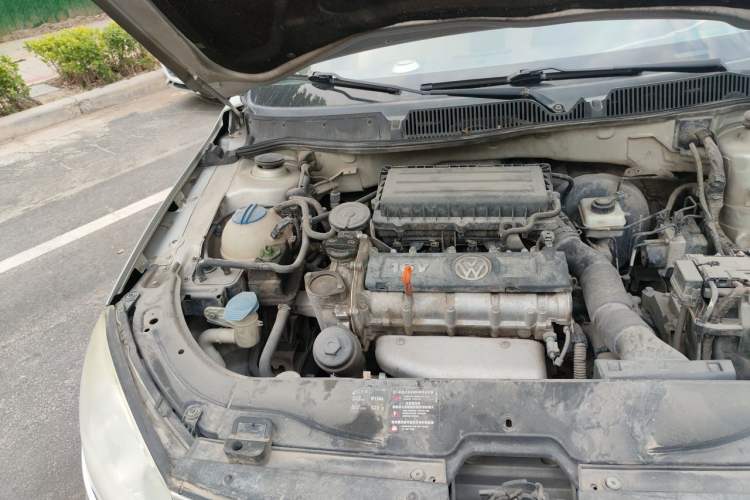 Used Volkswagen Lavida 2011 1.6L Automatic PinYou Edition Engine Bay Right