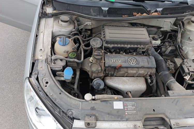 Used Volkswagen Lavida 2011 1.6L Manual Joy Version Engine Bay Right