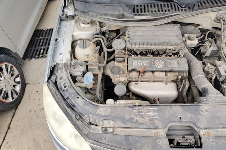 Used Volkswagen Lavida 2011 1.6L Manual Joy Version Engine Bay Right