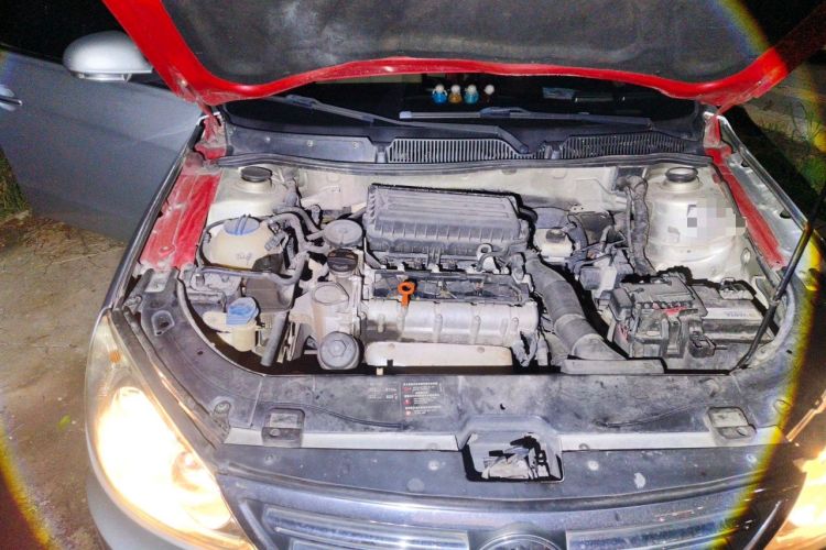 Used Volkswagen Lavida 2011 1.6L Automatic Premium Edition Engine Bay Right