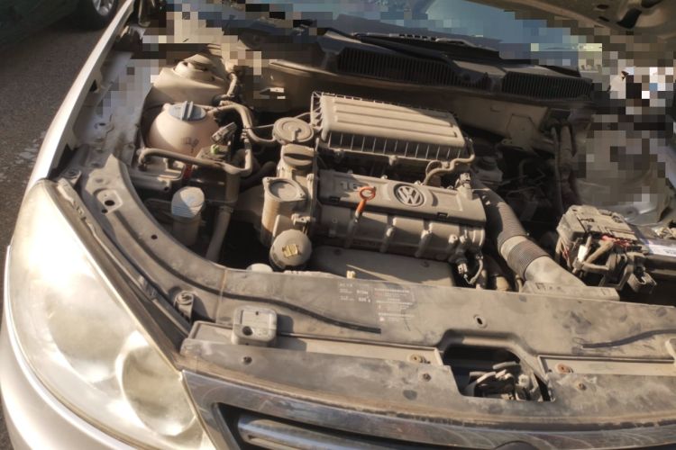 Used Volkswagen Lavida 2011 1.6L Automatic Premium Edition Engine Bay Right
