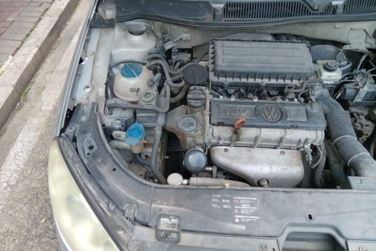Used Volkswagen Lavida 2011 1.6L Manual Joy Version Engine Bay Right