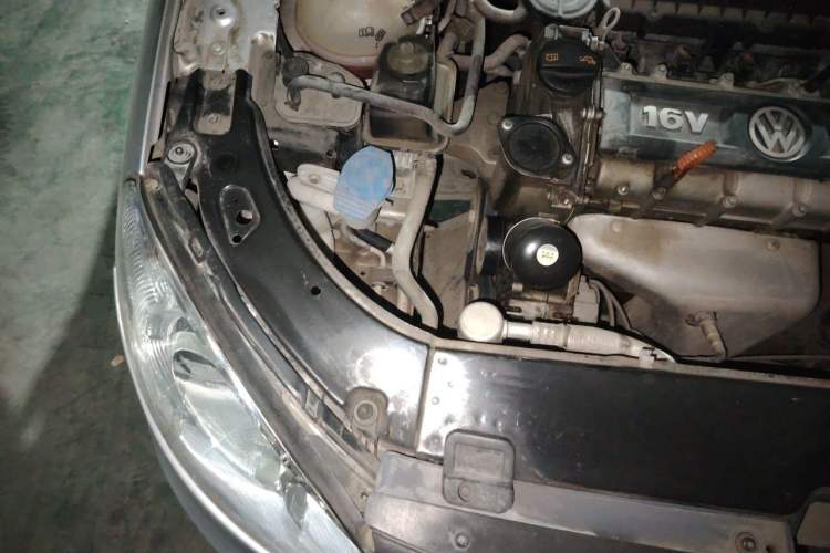 Used Volkswagen Lavida 2011 1.6L Automatic Pinxuan Edition Engine Bay Right