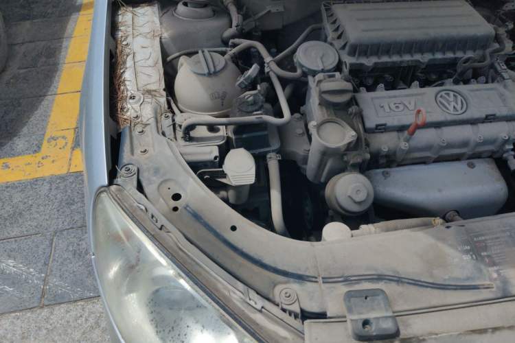 Used Volkswagen Lavida 2011 1.6L Manual Joy Version Engine Bay Right