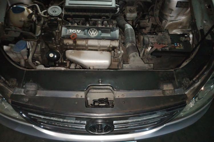 Used Volkswagen Lavida 2011 1.6L Automatic Pinxuan Edition Engine Bay