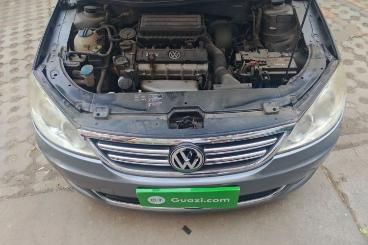 Used Volkswagen Lavida 2011 1.6L Automatic Premium Edition Engine Bay
