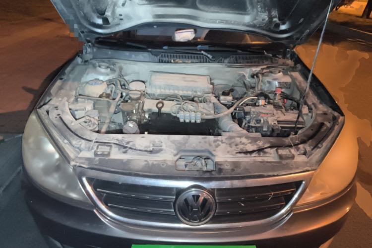 Used Volkswagen Lavida 2011 1.6L Manual Joy Version Engine Bay