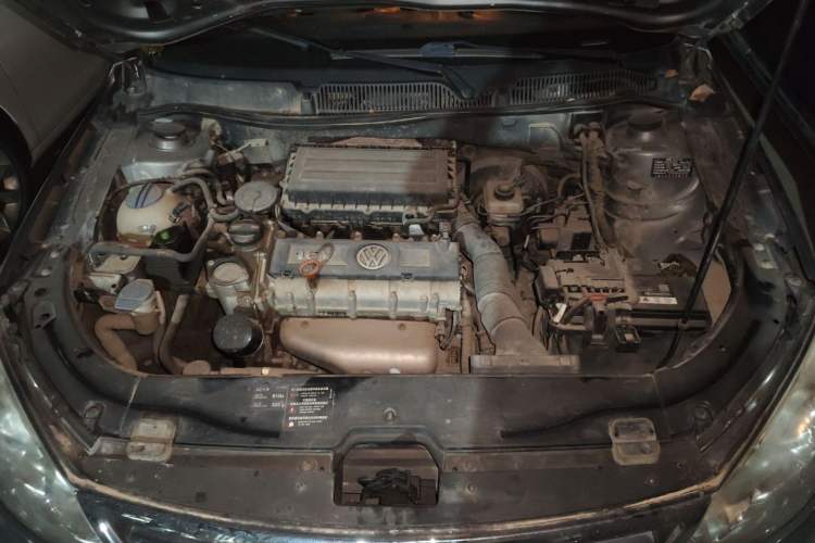 Used Volkswagen Lavida 2011 1.6L Automatic Premium Edition Engine Bay
