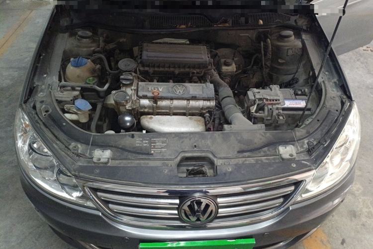 Used Volkswagen Lavida 2011 1.6L Automatic Premium Edition Engine Bay