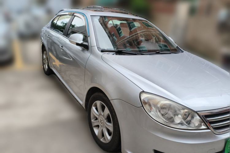 Used Volkswagen Lavida 2011 1.4 TSI DSG Prestige Edition Front Right 45 Deg