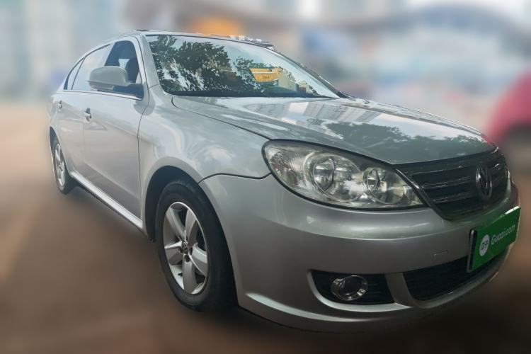 Used Volkswagen Lavida 2011 1.6L Manual - Premium Edition Front Right 45 Deg