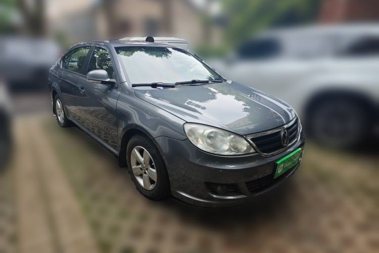 Used Volkswagen Lavida 2011 2.0L Automatic Premium Edition Front Right 45 Deg