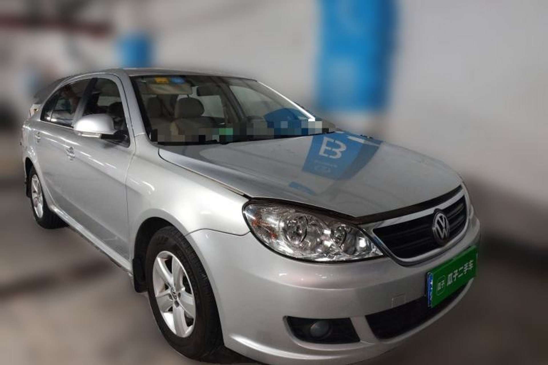 Used Volkswagen Lavida 2011 2.0L Automatic Premium Edition Front Right 45 Deg