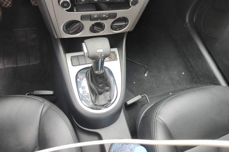 Used Volkswagen Lavida 2011 1.4 TSI DSG Prestige Edition Gear Lever