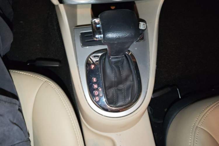 Used Volkswagen Lavida 2011 2.0L Automatic Premium Edition Gear Lever