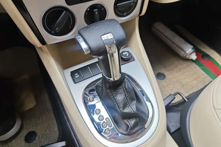 Used Volkswagen Lavida 2011 1.4 TSI DSG Prestige Edition Gear Lever