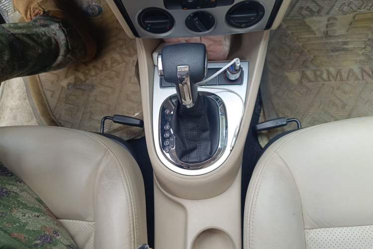 Used Volkswagen Lavida 2011 1.4 TSI DSG Prestige Edition Gear Lever