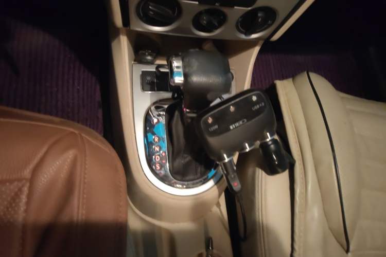 Used Volkswagen Lavida 2011 1.6L Automatic Premium Edition Gear Lever