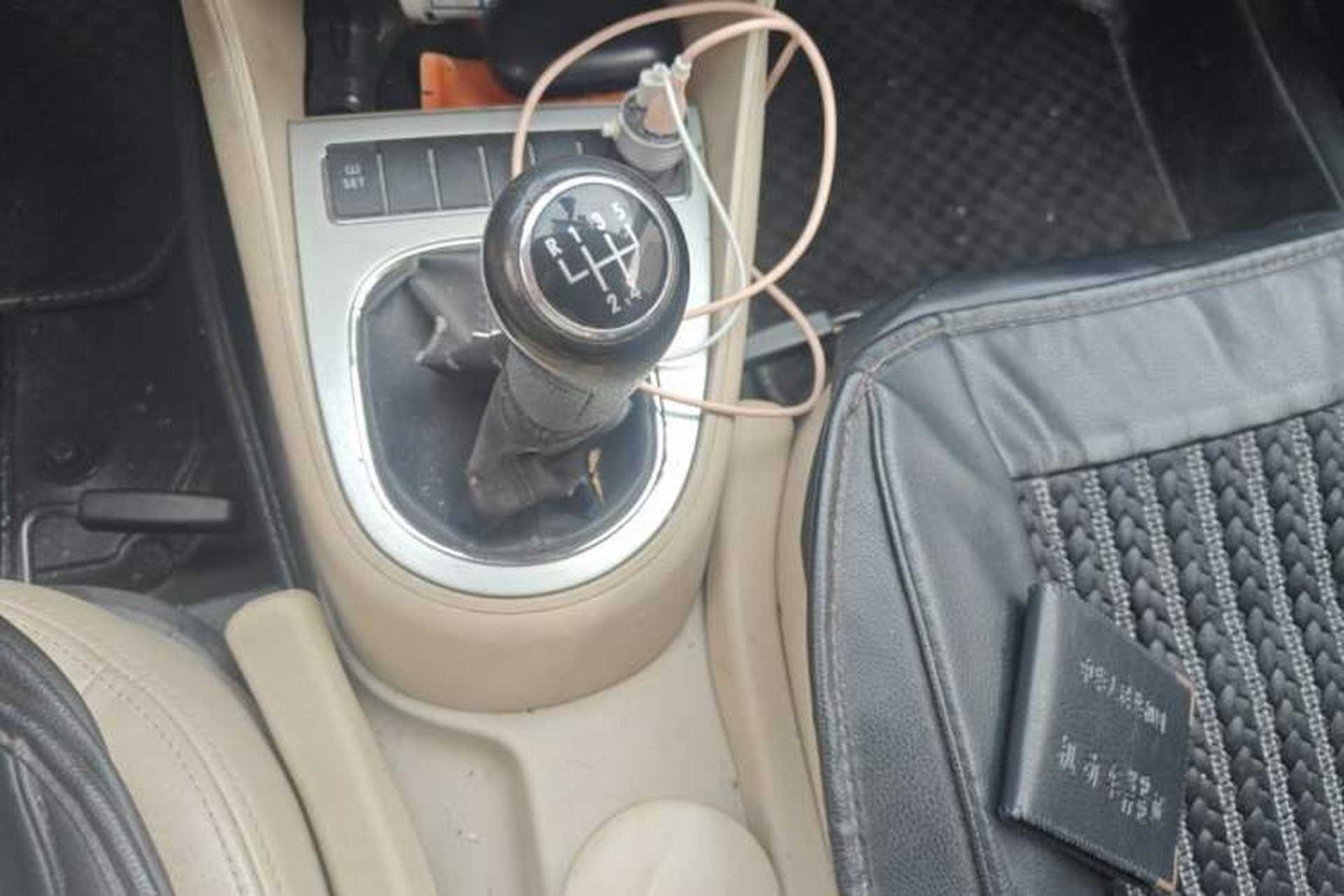 Used Volkswagen Lavida 2011 1.6L Manual - Premium Edition Gear Lever