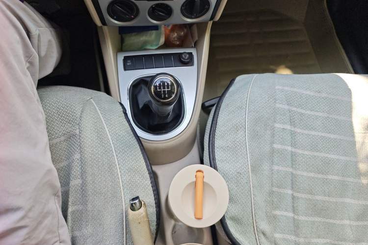 Used Volkswagen Lavida 2011 1.6L Manual - Premium Edition Gear Lever