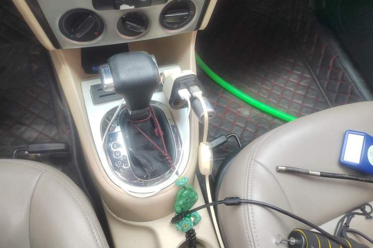 Used Volkswagen Lavida 2011 1.6L Automatic PinYou Edition Gear Lever