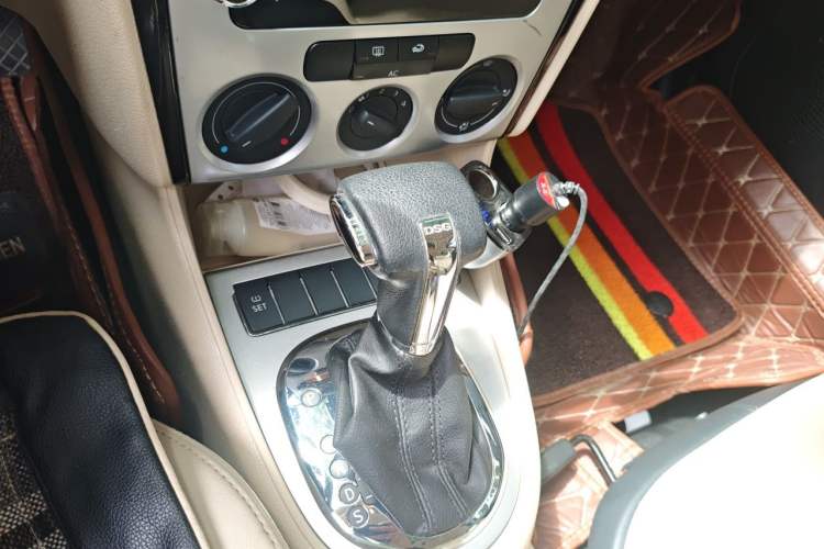 Used Volkswagen Lavida 2011 1.4 TSI DSG Prestige Edition Gear Lever