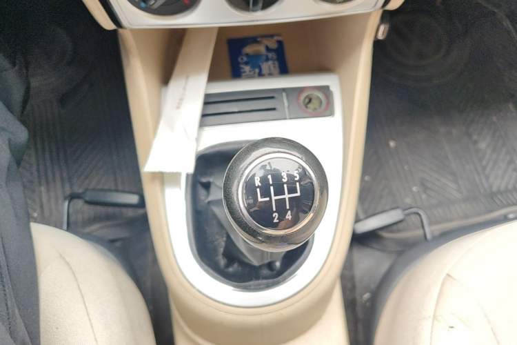 Used Volkswagen Lavida 2011 1.6L Manual Joy Version Gear Lever