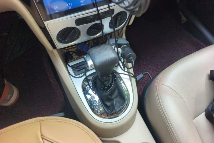 Used Volkswagen Lavida 2011 1.6L Automatic PinYou Edition Gear Lever