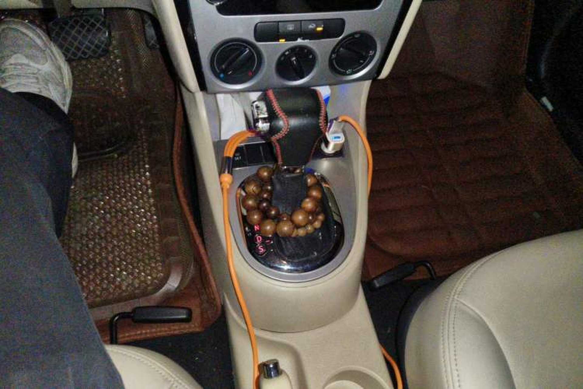 Used Volkswagen Lavida 2011 1.6L Automatic Premium Edition Gear Lever