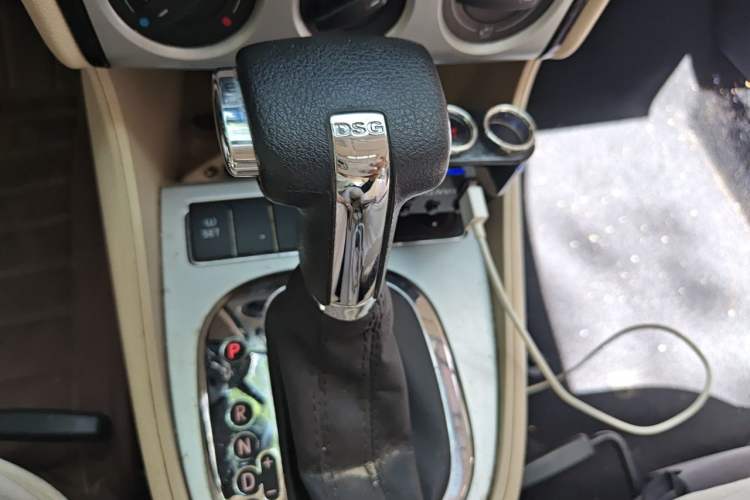 Used Volkswagen Lavida 2011 1.4 TSI DSG Prestige Edition Gear Lever