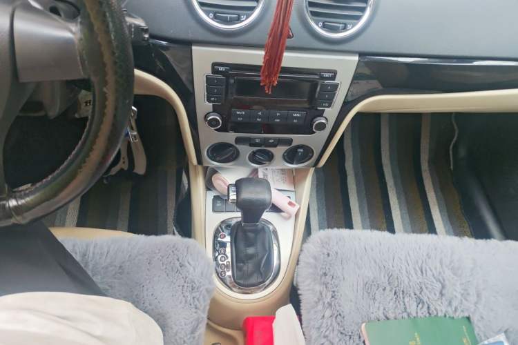 Used Volkswagen Lavida 2011 1.6L Automatic Premium Edition Gear Lever