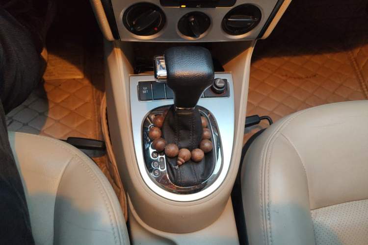 Used Volkswagen Lavida 2011 1.6L Automatic Premium Edition Gear Lever